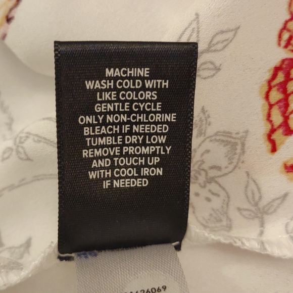 +SZ Torrid SZ 3 3/4 Sleeve White Butterfly Blouse. - Picture 8 of 9